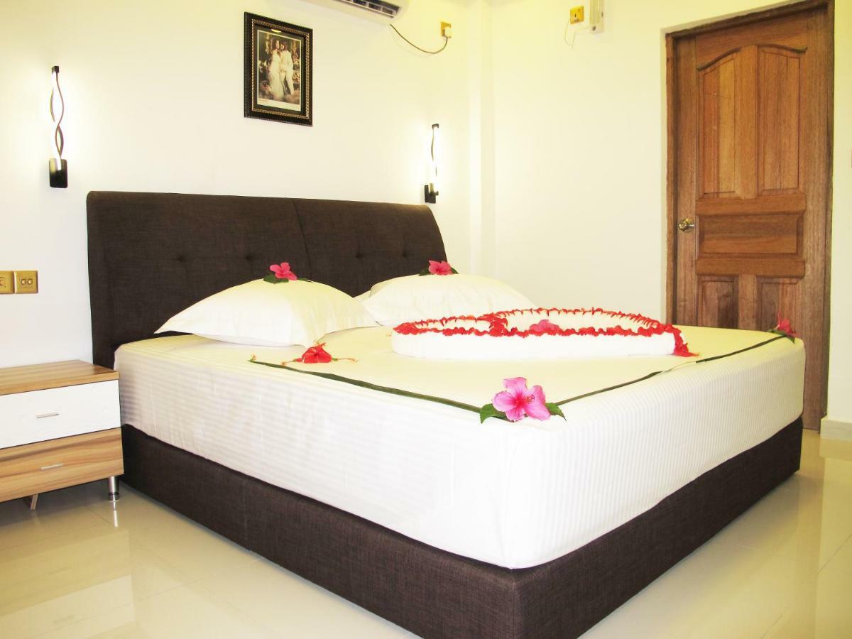 Sea Star Diving Hotel Addu City Exterior photo