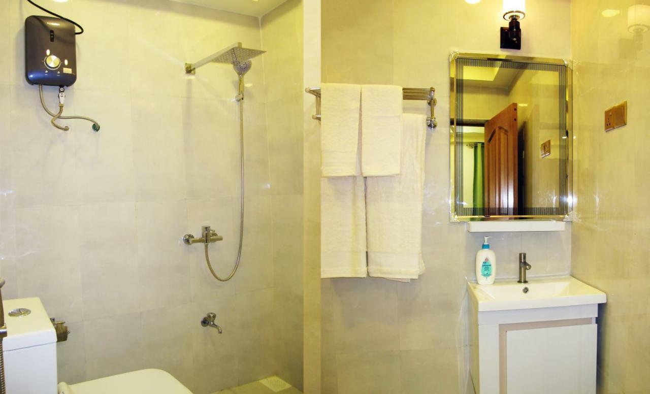Sea Star Diving Hotel Addu City Exterior photo