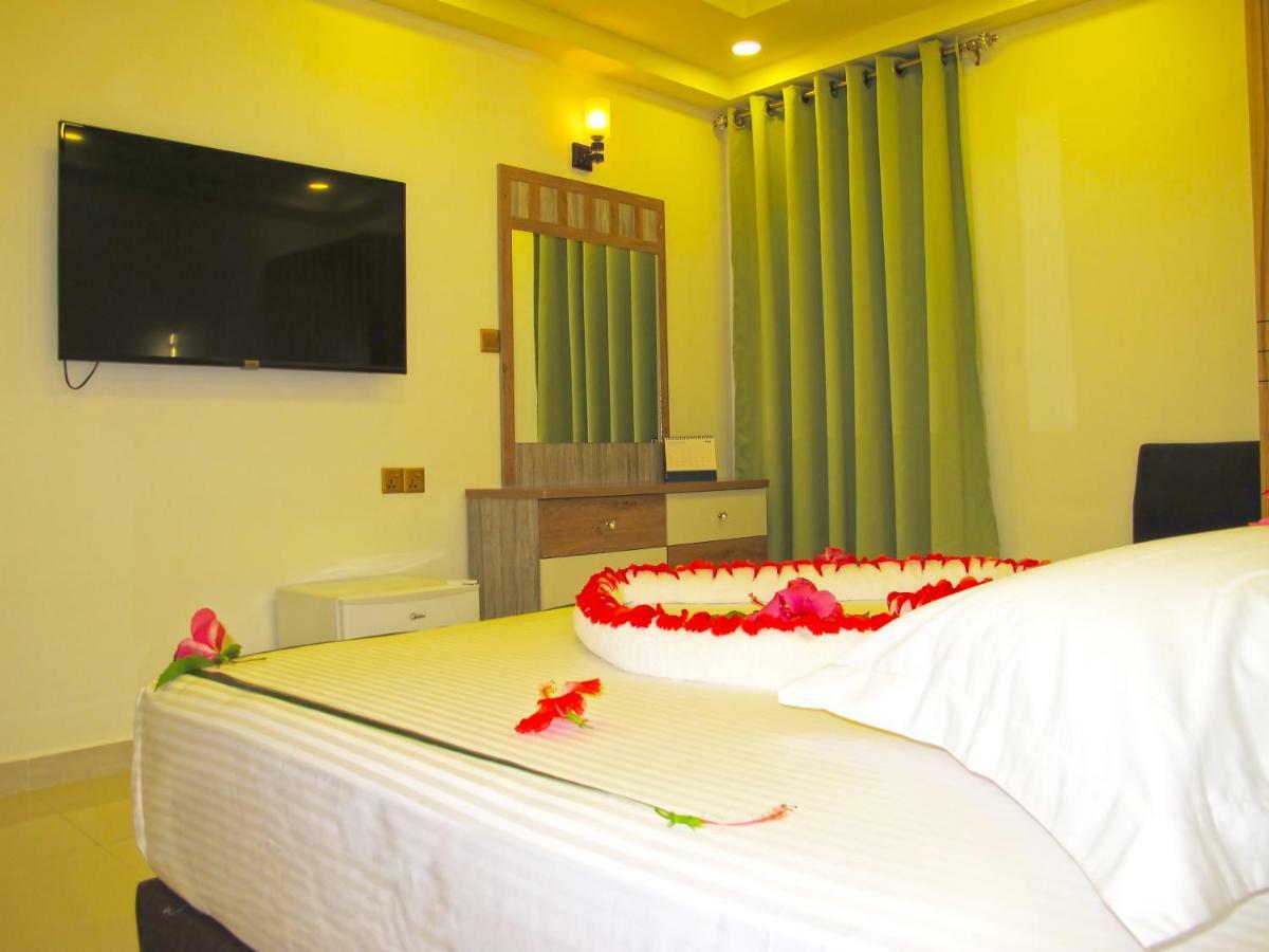 Sea Star Diving Hotel Addu City Exterior photo